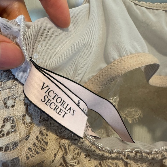 Victoria's Secret Lace Crop Top in Cream - Picture 4 of 5